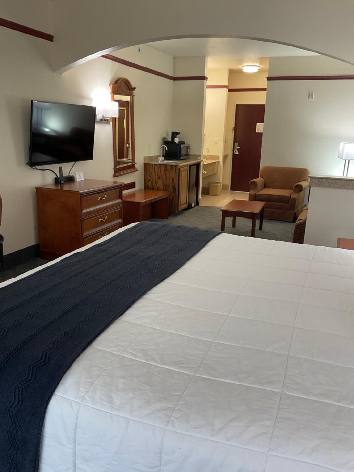 Budget Host Inn And Suites Cameron エクステリア 写真