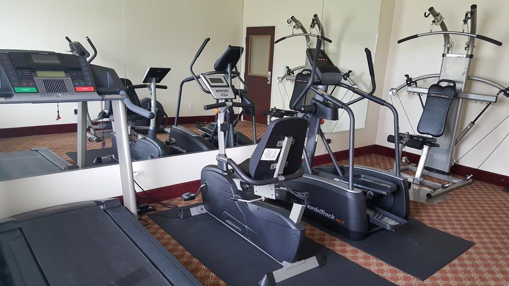 Budget Host Inn And Suites Cameron エクステリア 写真