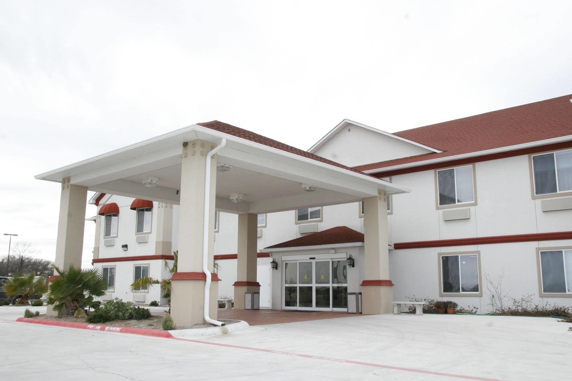 Budget Host Inn And Suites Cameron エクステリア 写真